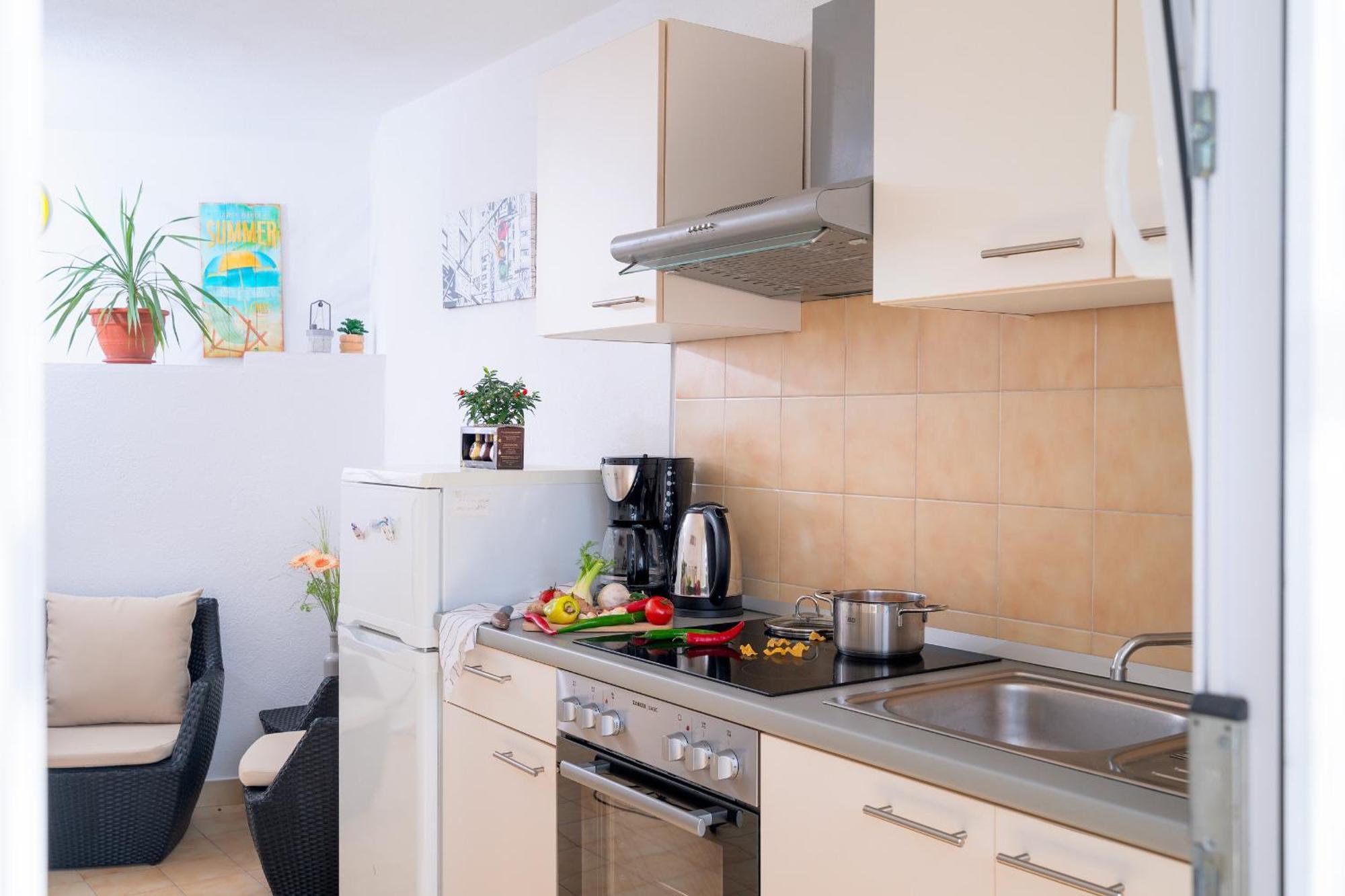 Apartments Lucic ฮวาร์ ภายนอก รูปภาพ