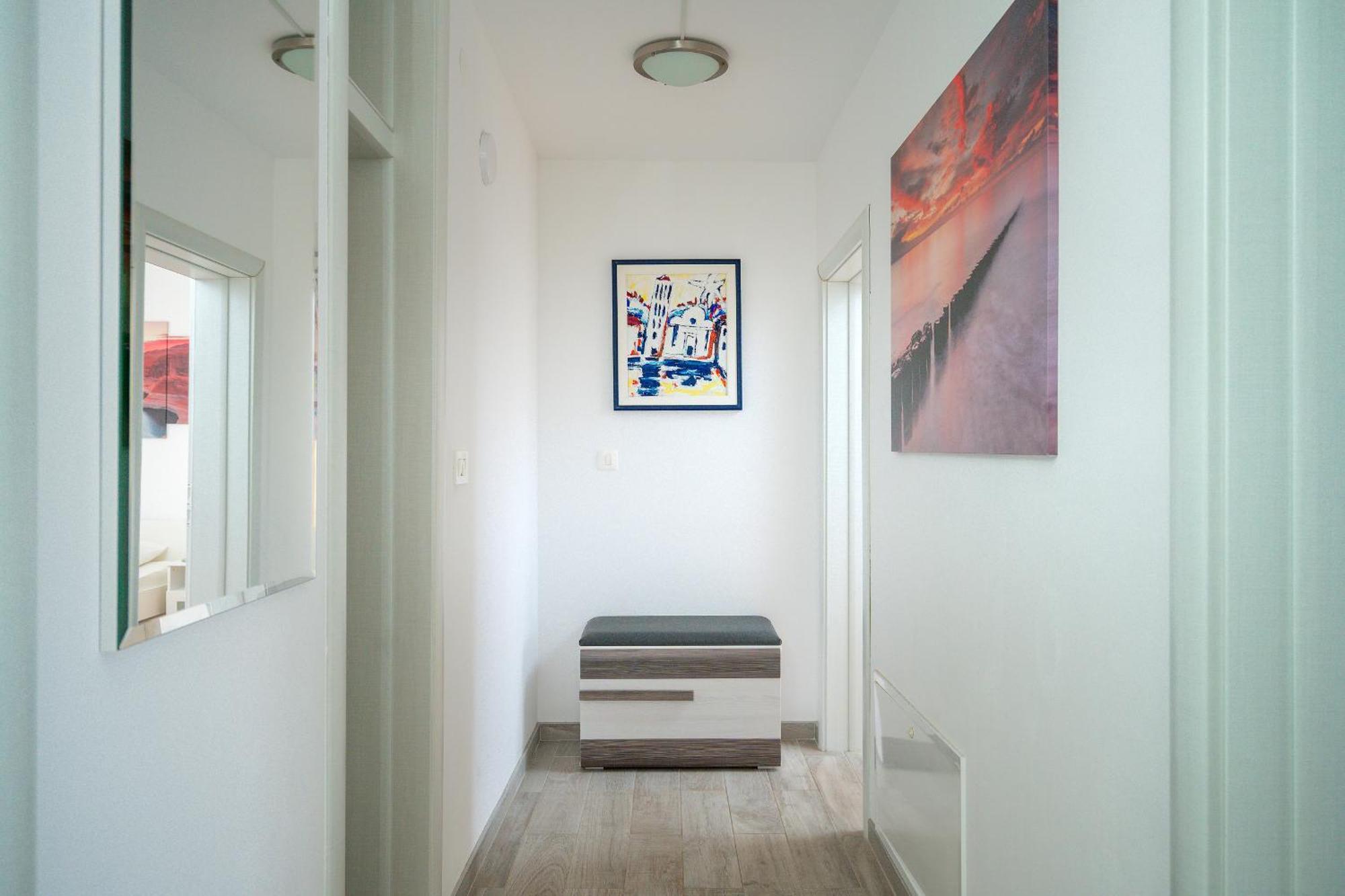 Apartments Lucic ฮวาร์ ภายนอก รูปภาพ