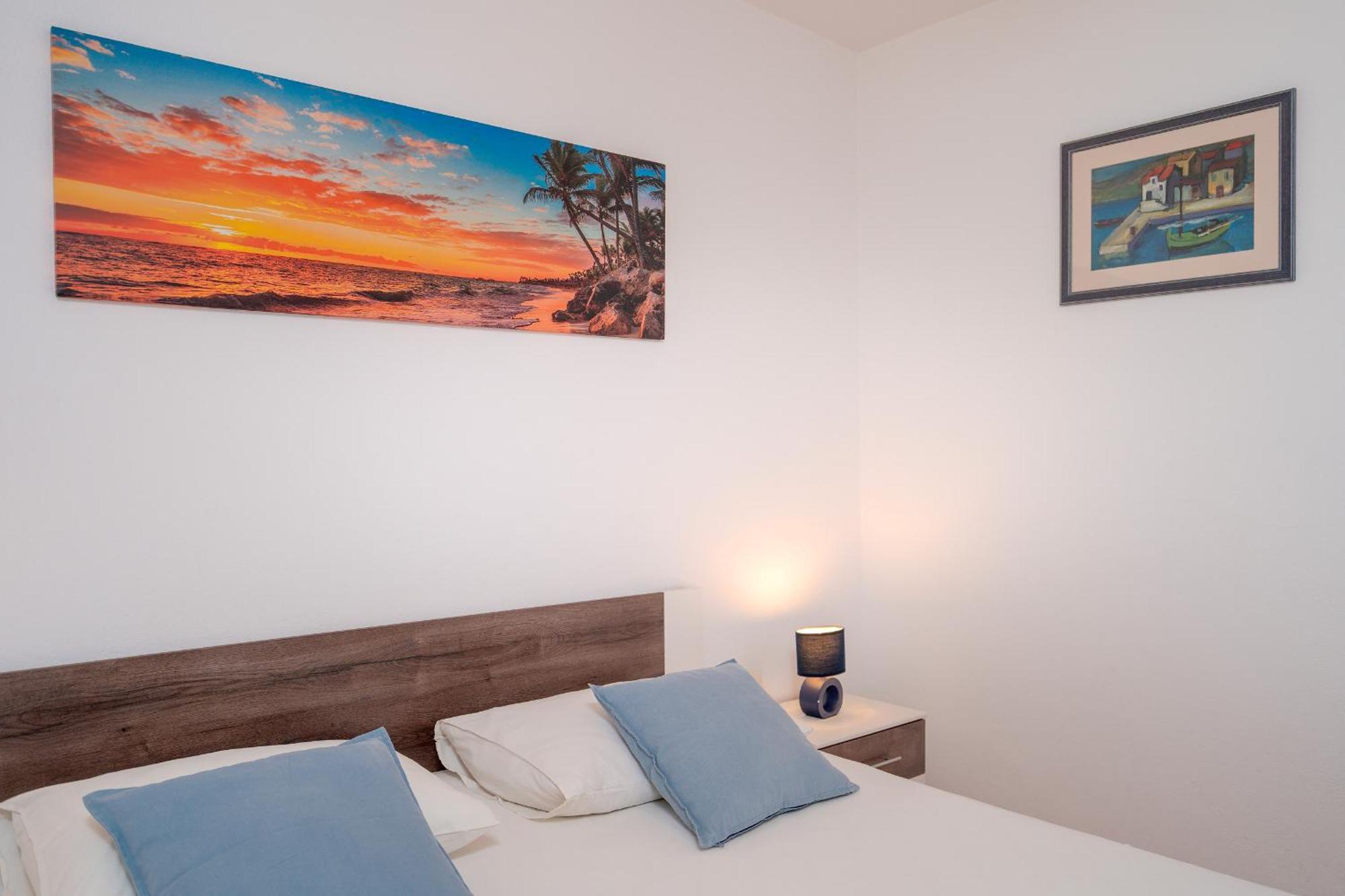 Apartments Lucic ฮวาร์ ภายนอก รูปภาพ